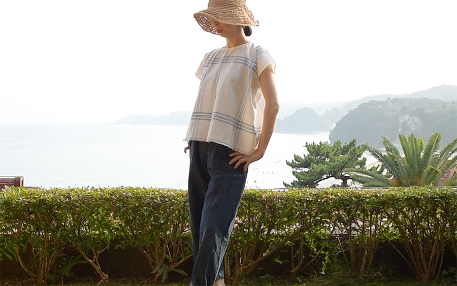 コンパクトブラウス